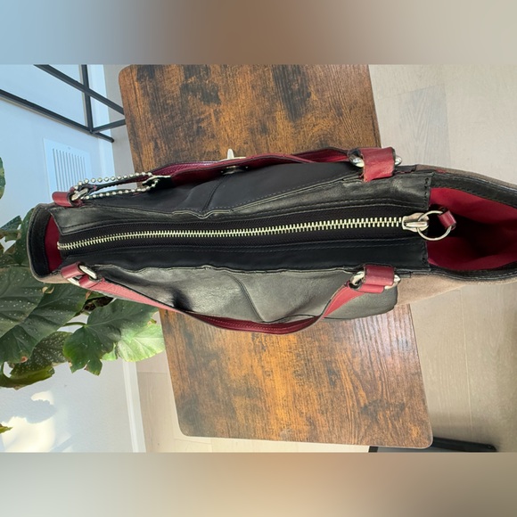 Coach Carrie Park Black Red Quilted Leather Brown Suede F24698 Shoulder Bag - Picture 2 of 16